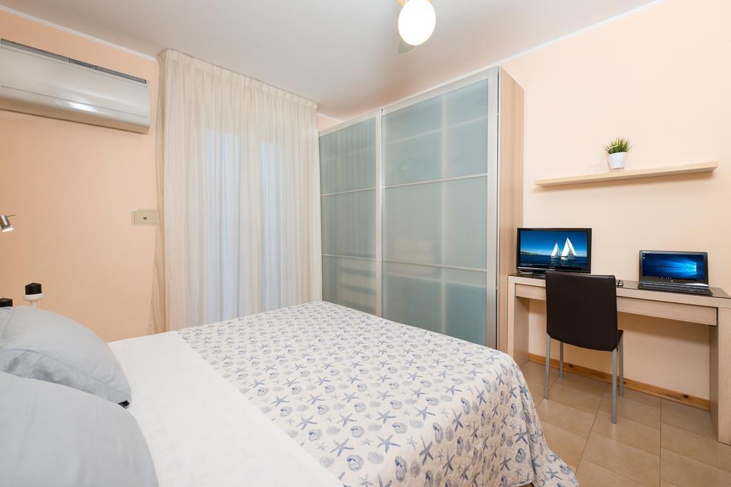 Hotel Cuba Milano Marittima Bagian luar foto