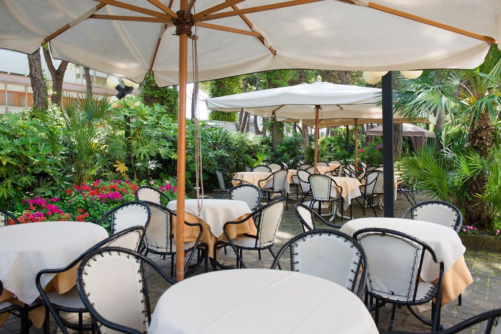 Hotel Cuba Milano Marittima Bagian luar foto