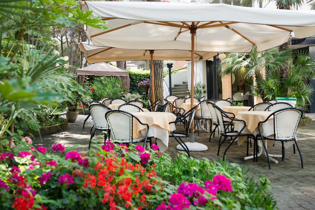 Hotel Cuba Milano Marittima Bagian luar foto