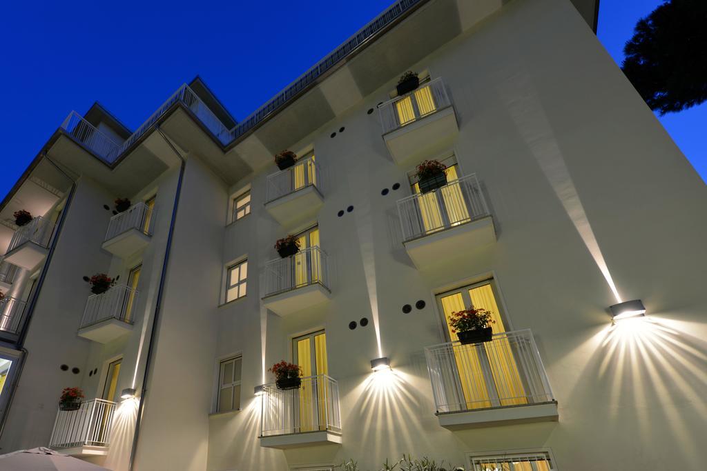 Hotel Cuba Milano Marittima Bagian luar foto