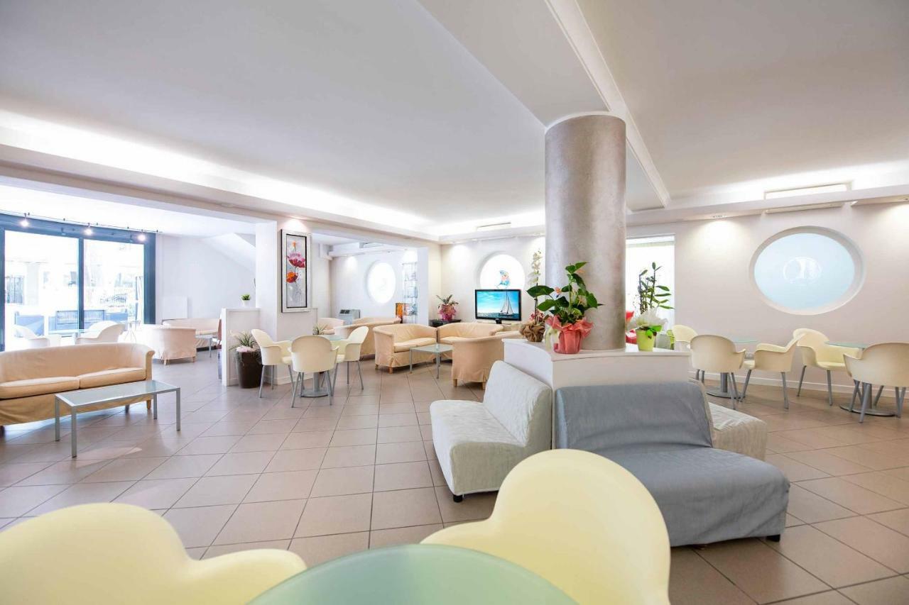 Hotel Cuba Milano Marittima Bagian luar foto